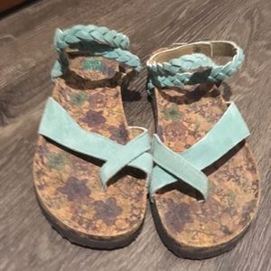 Women's Muk Luks sandels